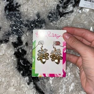Lilly Pulitzer Gold metallic dangly earrings